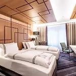Premier Centre 3*